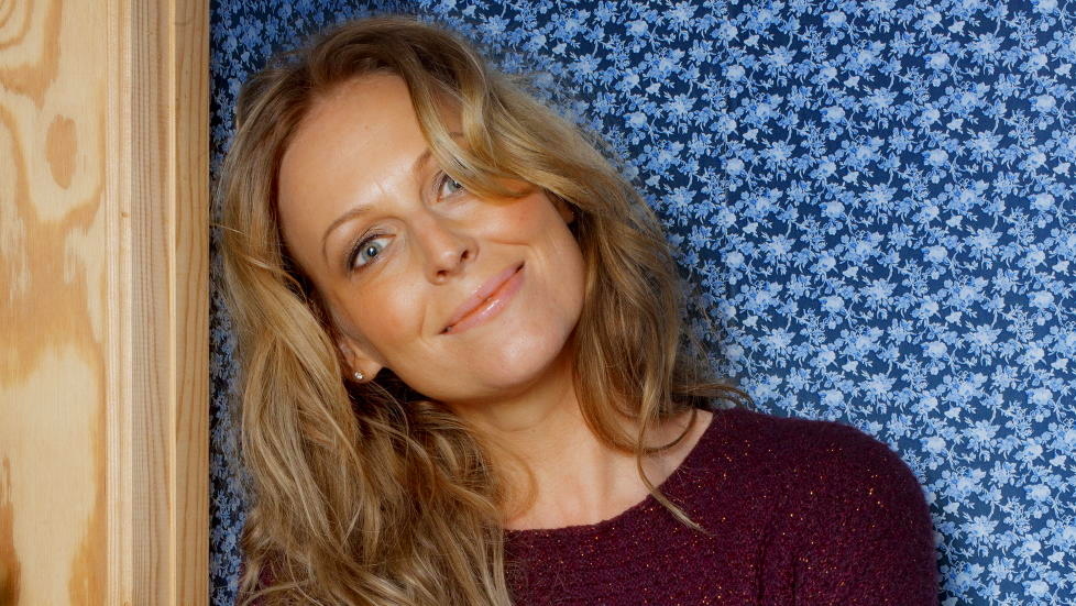 P� REKKE OG RAD: Tre barn og tre permisjoner p� fem �r. For en TV-programleder h�res det ut som karrieremessig selvmord. Men ikke for Marte Stokstad. Foto: Nina Ruud