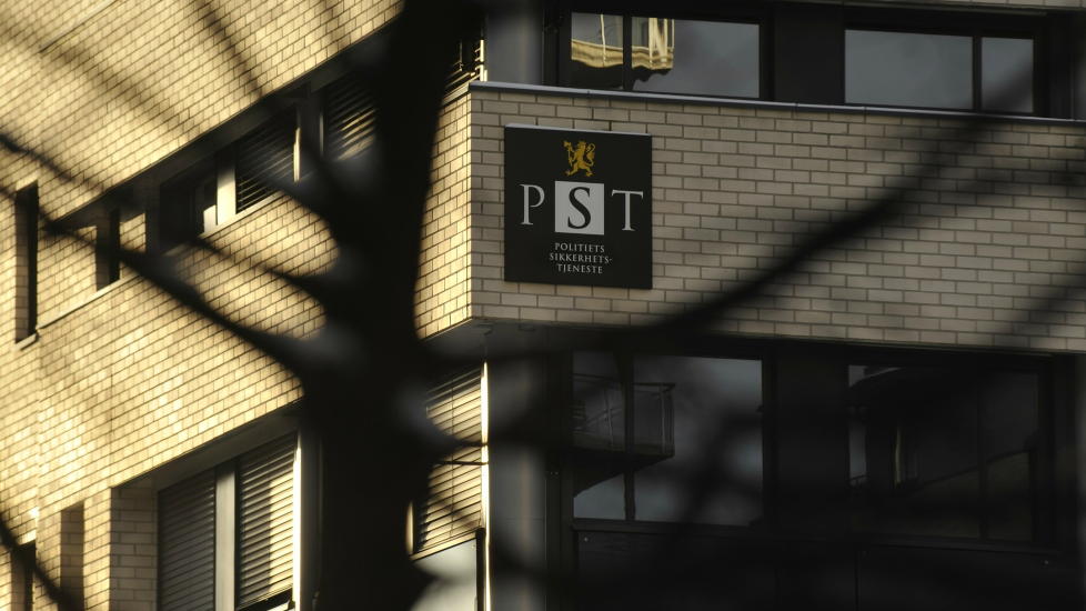 HOLDT ALLM�TE: Kristiansen m�tte de ansatte i bygget til Politiets sikkerhetstjeneste (PST) i Nydalen i morges.
Foto: Fredrik Varfjell / Scanpix