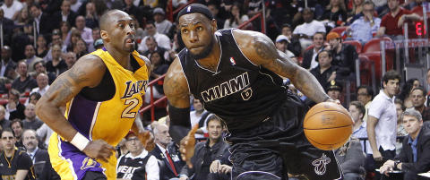 Febersyk LeBron James best i superduell