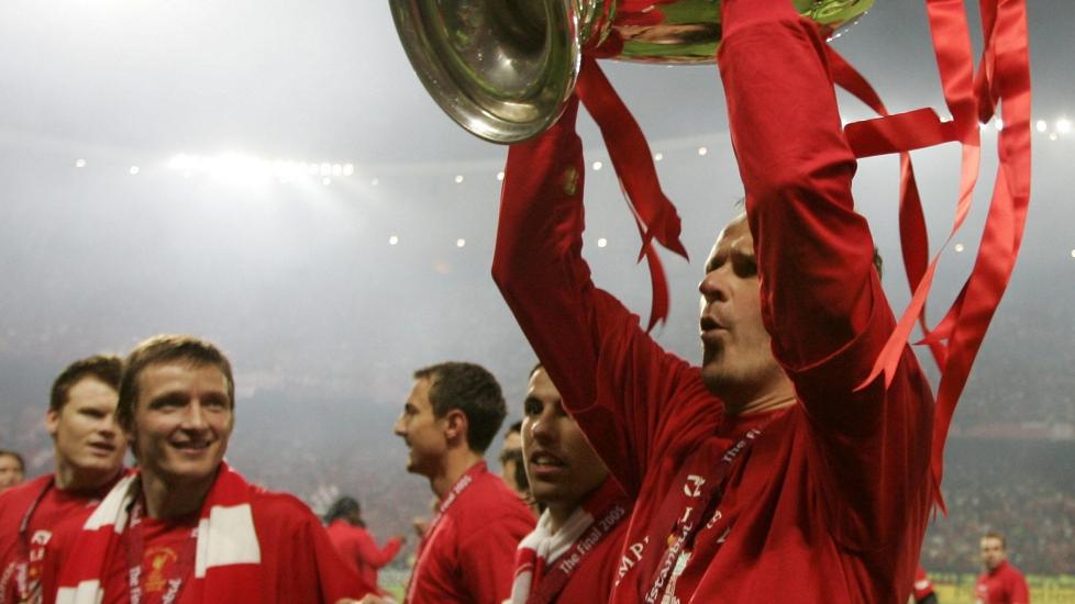 CHAMPIONS LEAGUE-VINNER: Dietmar Hamann fikk l�fte the Champions League-pokalen som Liverpool-spiller i 2005. Foto: EPA/KERIM OKTEN