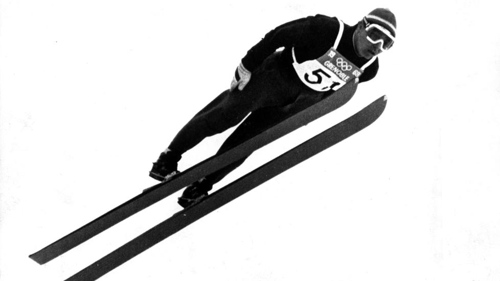 BLE 70 �R GAMMEL: Vinter-OL Grenoble 1968. St. Nizier; Jiri Raska fra Tsjekkoslovakia  hopper til s�lv i 90 meters-bakken. 
Foto: UPI/SCANPIX