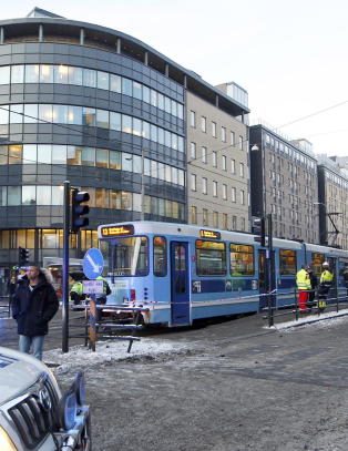 Kvinne d�de etter � ha blitt p�kj�rt av trikken