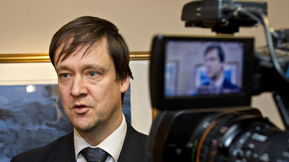 FORSVARER: Advokat John Christian Elden forsvarer 21-�ringen som st�r bak terrorvideoen som ble lagt ut p� youtub. FOTO:TORBJ�RN BERG / DAGBLADET