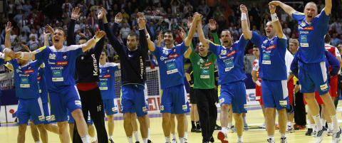 Kyniske slovenere la seg mot Island