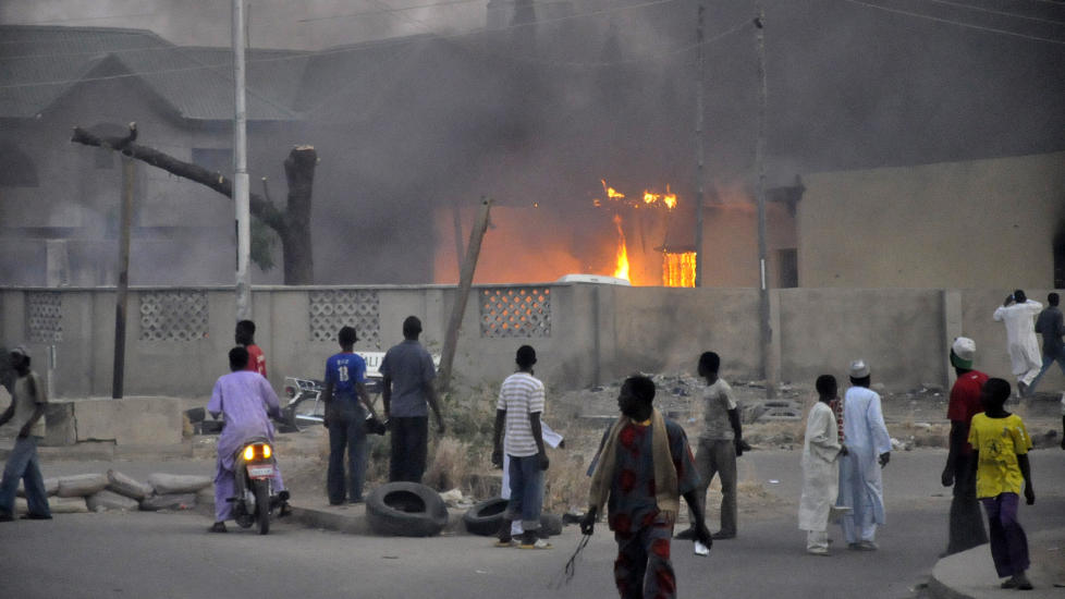 ANGREP POLITISTASJONER: Den militante islamistiske gruppen Boko Haram har tatt p� seg ansvaret for angrepene i den nigerianske byen Kano i g�r. Foto: REUTERS/Stringer