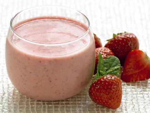 SMOOTHIE: Lavkarbosmoothie med b�r og kremfl�te.  ILLUSTRASJONSFOTO: Colourbox.com