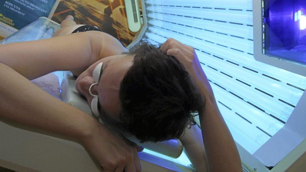 FARLIGE STR�LER: Ekspertene advarer mot � bruke solarium som en D-vitaminkilde.  Illustrasjonsfoto: colourbox.com