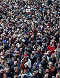 Flere tusen ungarere protesterte mot sensur