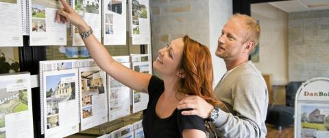 - Ikke slipp hvem som helst inn p� visning