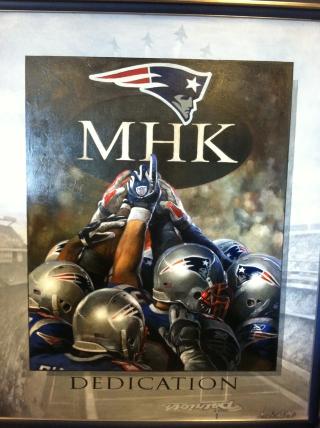 SAMLENDE: P� initiativ fra spillergruppa, som en hyllest til Myra Kraft, ble dette bildet hengt opp i garderoben til New England Patriots.Foto: Patriots.com/Twitter