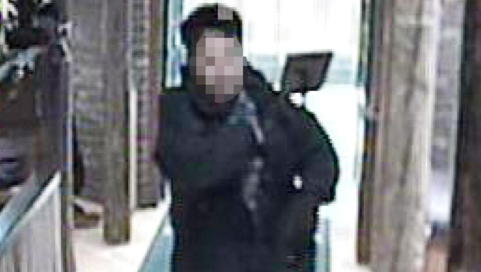 ETTERLYST: If�lge politiet stod denne mannen bak knivstikkingen av den 73 �r gamle kvinnen. Foto: Politiet