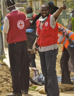 Eksplosjoner og skyting p� ny i voldsherjet nigeriansk by