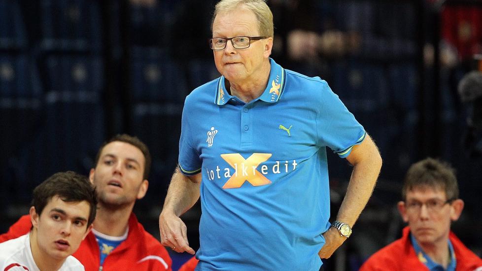 H�PER P� SEMI:Landslagstrener Ulrik Wilbek er fortsatt irritert over at Tyskland sikret seg ett poeng mot Serbia med scoring i sluttsekundene sist l�rdag. Foto: EPA / SRDJAN SUKI