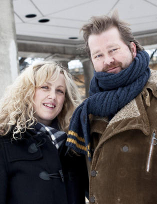 Fikk rosebukett f�r sengescene