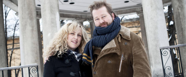 Fikk rosebukett før sengescene