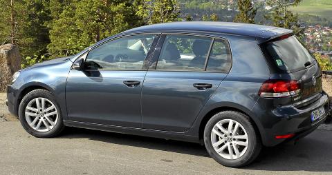 PENGER � SPARE: VW Golf 2010-modell, 1,2 og 1,4 TSI, 1,6 TDI. Fra 185-280 000 kroner i Norge. Fra 155-260 000 kroner i Tyskland.  Foto: Terje Bj�rnsen