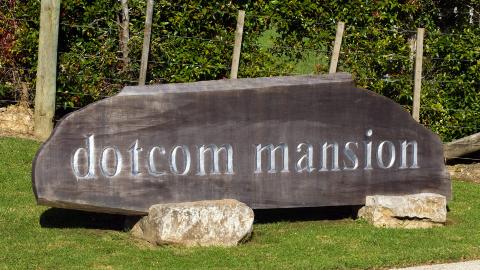FANCY: Dotcom-residensen er verdt omkring 180 millioner. Foto: EPA/David Rowland/Scanpix
