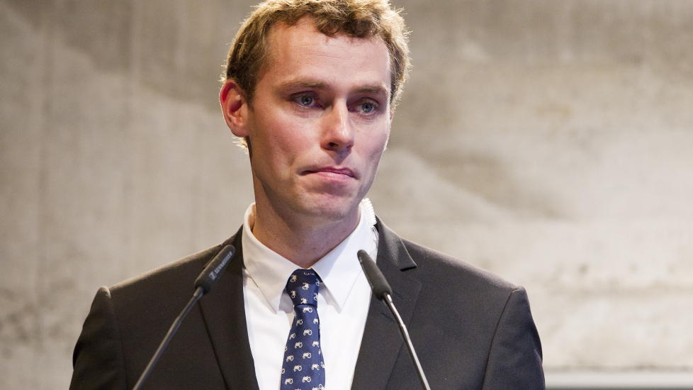 LANGER UT:Ola Borten Moe gyver l�s p� Fremtiden i v�re hender etter at han ble k�ret av organisasjonen til �rets etikkversting. I dag svarte han p� tiltale fra milj�bevegelsen fra talerstolen under Enovas konferanse i Trondheim. Her er stastr�den fra et seminar arrangert av selskapet Wintershall i november. Foto: H�kon Mosvold Larsen / Scanpix