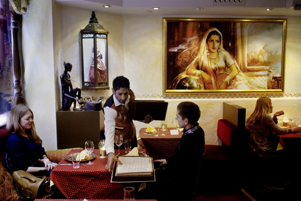Trivelig: Nabolags-restauranten Jewel of India p� Frogner er blant byens beste indiske. Riktignok er det ikke billig, og noen sm�feil med servicen ble otert, men her blir man for mett og glad til � bry seg om slikt.