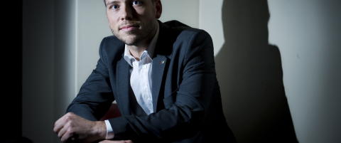 Ga voldtektspenger til sine egne