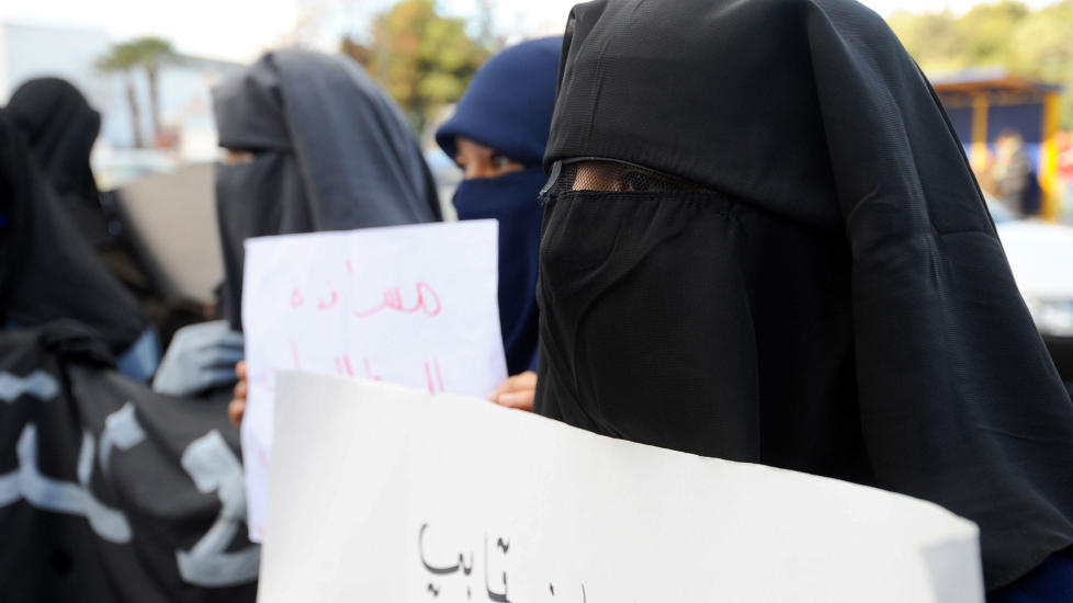 TURN�: Foreningen !les og Norsk faglitter�r forfatter og oversetterforening st�tter Aisha Kausars skoleturn�. Det har utl�st en debatt om nikab. 
Illustrasjonsfoto: AFP
