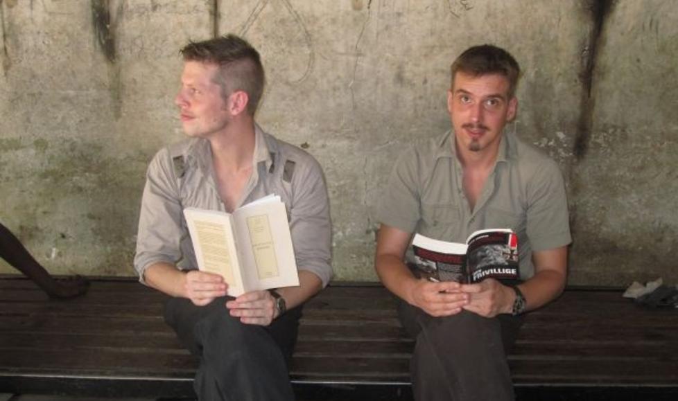 FRA BOK TIL FILM: I 2010 ga Morten A. Str�ksnes ut boka �Et mord i Kongo�. N� kan historien om Joshua French (til venstre) og Tjostolv Moland bli film. Foto: Claude Nzunzu / Dagbladet