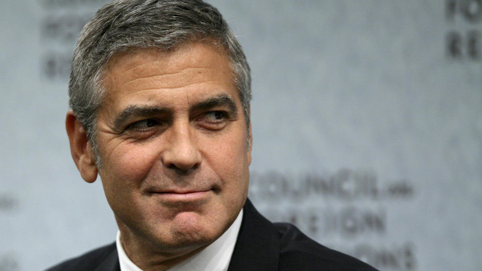 PRISES: George Clooney mener det blir f�rre roller � velge mellom ettersom han blir eldre. Men n� kan han vinne Oscar for tolkningen av Hawaii-advokaten Matt King. 
Foto: Reuters/Scanpix