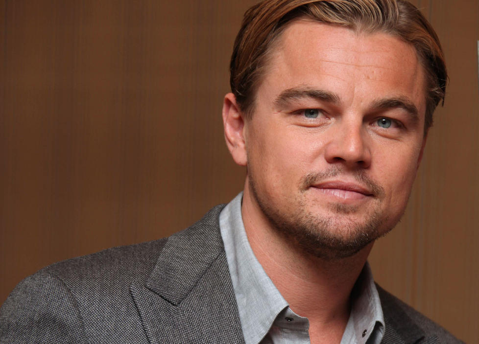 HVA HAN VIL HA I EN KVINNE: Leonardo DiCaprio er ettertraktet blant kvinner verden over. Men det han vil ha, er ei snelle som er som moren hans. Foto: Stella Pictures