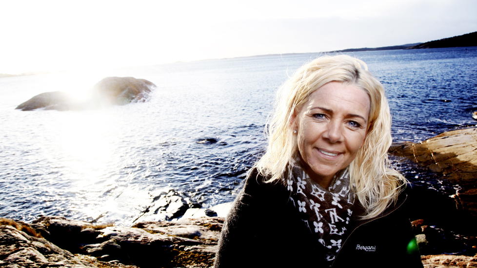SNILL PIKE:  - Jeg hadde ikke i min villeste fantasi trodd at jeg - en snill og skikkelig pike fra bedehuset - skulle bli rusavhengig, sier Bente Karlsen R�stad (44). Hun tok et oppgj�r med seg selv og er modig nok til � dele sin historie for � hjelpe andre kvinner som drikker.  Foto: Kristin Svorte