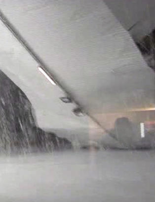 150 unge ishockey-spillere m�tte flykte da hall kollapset