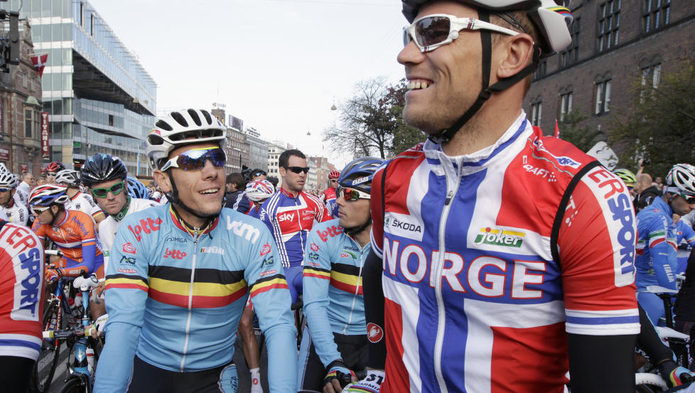 OVERRASKET: Thor Hushovd innr�mmer at det er usikkerhetsmomenter ved � t�ye til et ekstra etapperitt f�r touren i sommer. Foto: REUTERS/Denis Balibouse