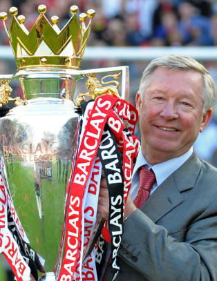 Alex Ferguson slutter som United-manager