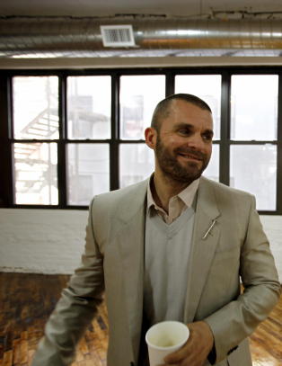 Skal Norges st�rste finankonsern utsmykkes med kukmonstre og pedoporno? 