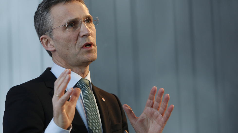 - BEKLAGER: Jens Stoltenberg beklager at nordmenn deltok i deportasjonen av j�der under andre verdenskrig. Foto: Trond Reidar Teigen / Scanpix