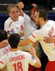 Danmark slo Spania i dramatisk semifinale