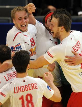 Danmark slo Spania i dramatisk semifinale