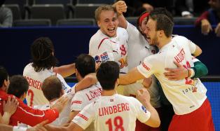 Danmark slo Spania i dramatisk semifinale