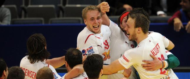 Danmark slo Spania i dramatisk semifinale