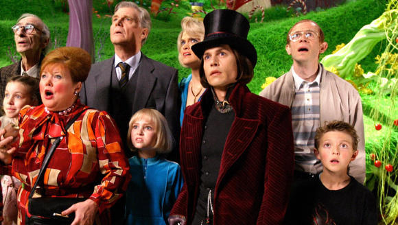 WILLY WONKA: Ogs� Johnny Depp fikk mye ros for sin rolle som den eksentriske, spr�e og ensomme sjokoladefabrikkeieren Willy Wonka i filmen Charlie og Sjokoladefabrikken basert p� Roald Dahls bok. Foto: Stella pictures