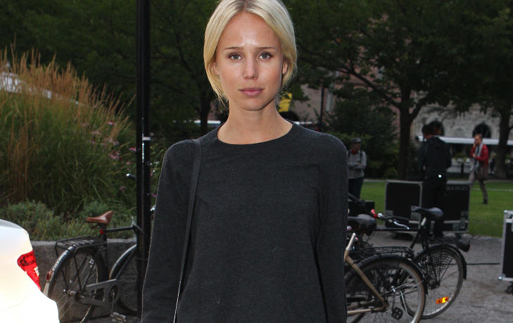 MER FEMININ: Elin Klings androgyne stil skal f� feminine innslag i v�r. Foto: Stella Pictures