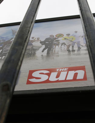Tidligere Murdoch-ansatte p�grepet