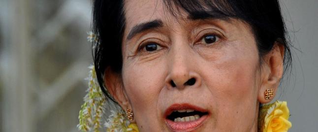 Tusenvis jubler for Suu Kyi