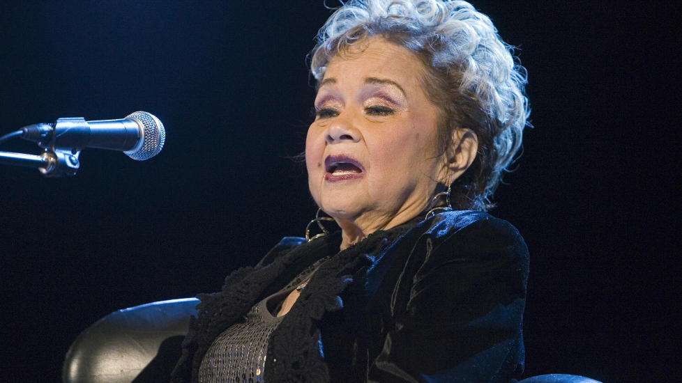 BLE BEGRAVET I G�R: Etta James ble begravet i g�r i Los Angeles. Christina Aguilera sang �At last�, Etta James' kanskje mest kjente sang. Foto: Stella Pictures