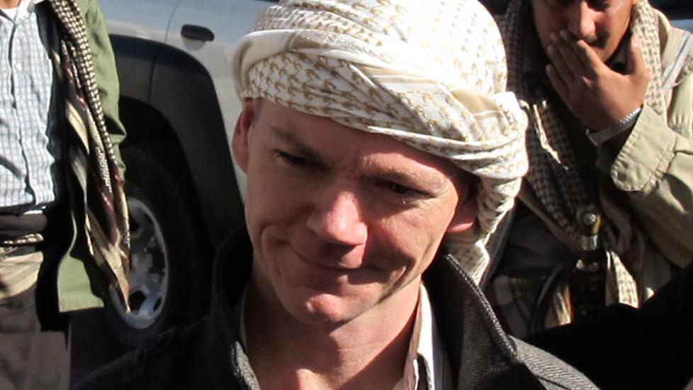 SNAKKER UT: Gert Danielsen landet i dag i Norge etter � ha blit l�slatt. Foto: EPA/UNDP YEMEN / SCANPIX