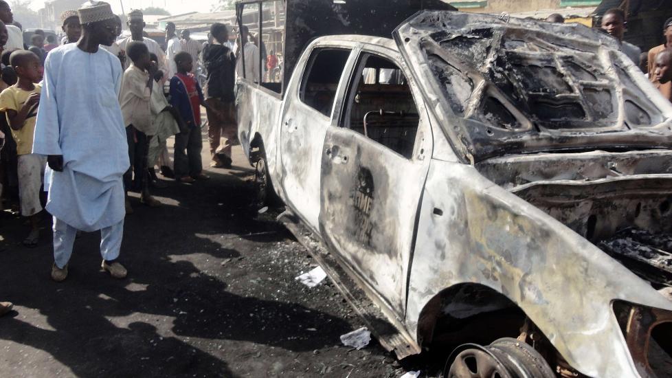 NYE ANGREP: Torsdag 25. januar ble en politistasjon angrepet av rundt 30 medlemmer av islamistgruppa Boko Haram. Gruppa st�r ogs� bak angrepet for snart to uker siden, der 185 mennesker ble drept under fredagsb�nnen. Foto: Aminu Abubakar/AFP