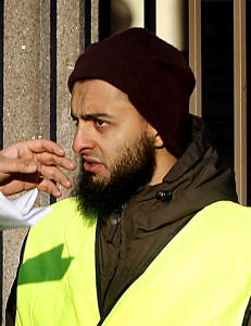 - Feil at ingen religioner oppfordrer til krig