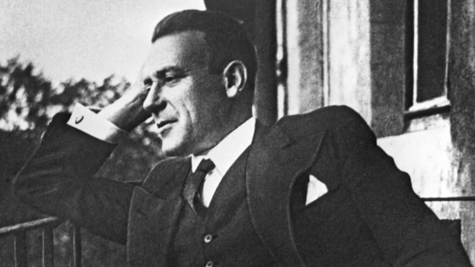 KULTFORFATTER: Mikhail Bulgakov (1891-1940) er verdenskjent for den fantastiske romanen �Mesteren og Margerita�. N� kommer hans uavsluttede roman �En teaterrroman� ut p� norsk.