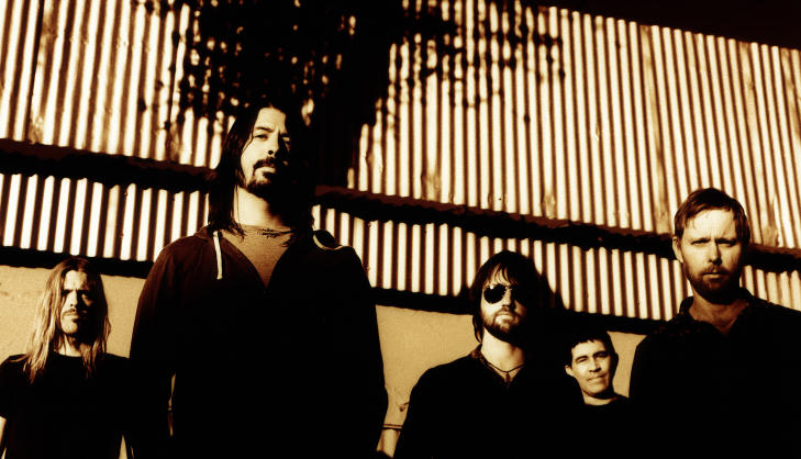 VETERANER: Dave Grohl i spissen for Foo Fighters. �These Days� er hentet fra gruppas sjuende album. Foto: Steve Gullick/Sony Music