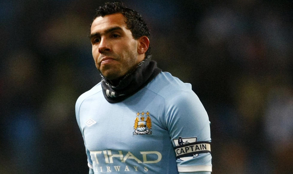 KAN F� TILGIVELSE: Carlos Tevez kan f� spilletid i City dersom han returnerer, mener City-sjef Roberto Mancini. Foto: AP Photo/Tim Hales