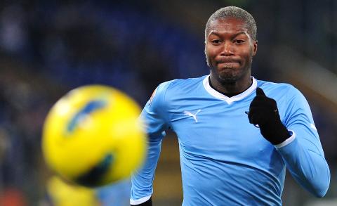 TILBAKE TIL ENGLAND: Djibril Ciss� vender tilbake til Premier League. Han ble klar for QPR i g�r. Foto: AFP Photo / Alberto Pizzoli / Scanpix